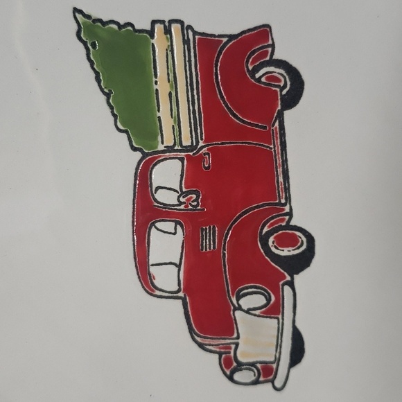 Dennis East International NWT Set/4 Plaid Trimmed Red Truck Ceramic Plates - Picture 3 of 5